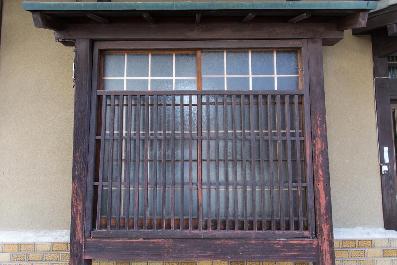 City Center 200 Years Old Traditional House Next To 2 Train Lines Kyoto Extérieur photo