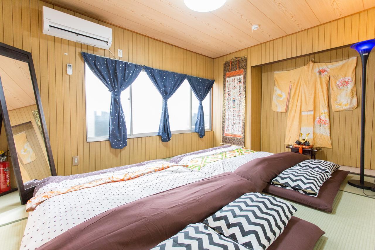 City Center 200 Years Old Traditional House Next To 2 Train Lines Kyoto Extérieur photo