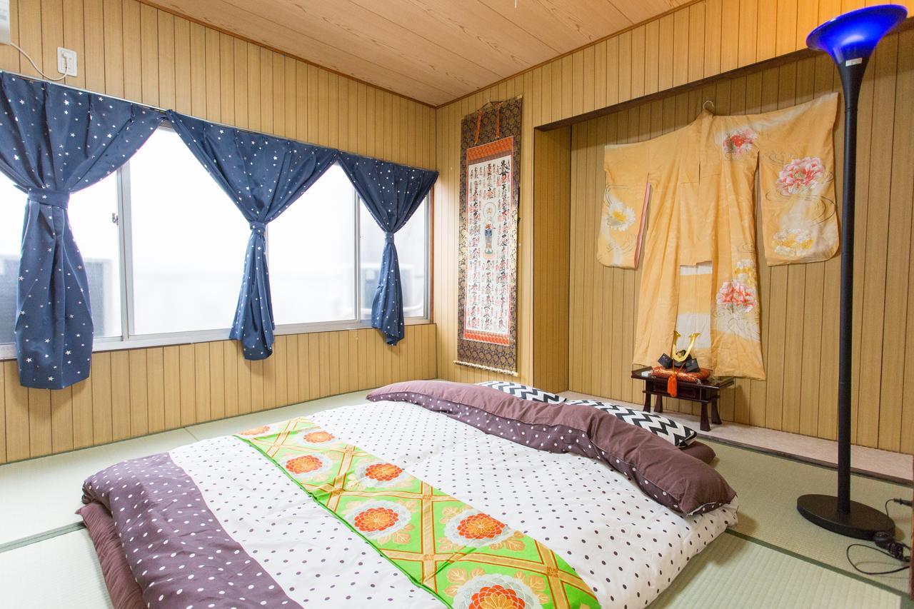 City Center 200 Years Old Traditional House Next To 2 Train Lines Kyoto Extérieur photo