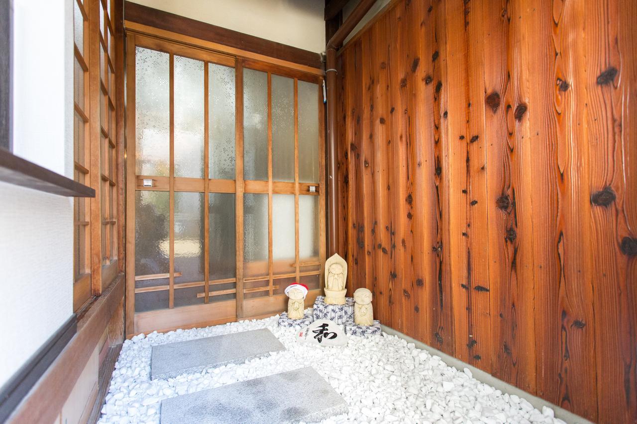 City Center 200 Years Old Traditional House Next To 2 Train Lines Kyoto Extérieur photo